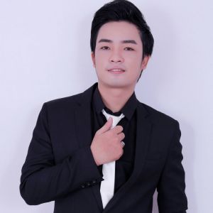 CA SĨ THIÊN QUANG
